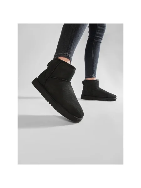 Апрески Ugg W Classic Mini II черен