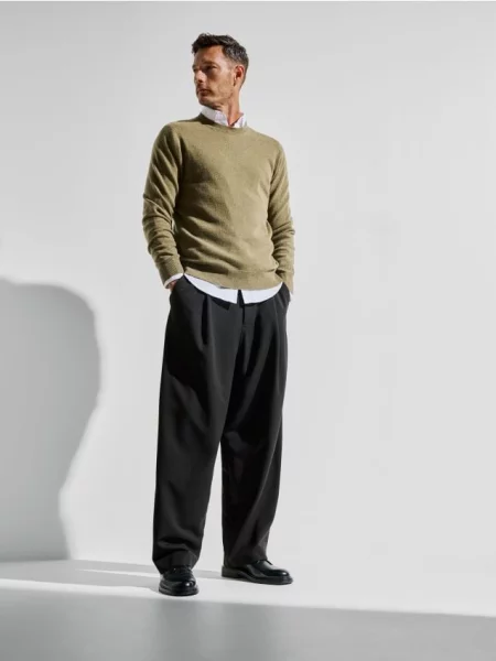 Reserved Pantaloni barrel cu pliuri negru
