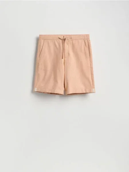 Reserved Pantaloni scurți regular cu amestec de in oranj-deschis