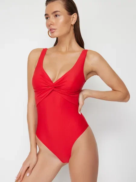 Costum de baie Trendyol cu decolteu în V roșu