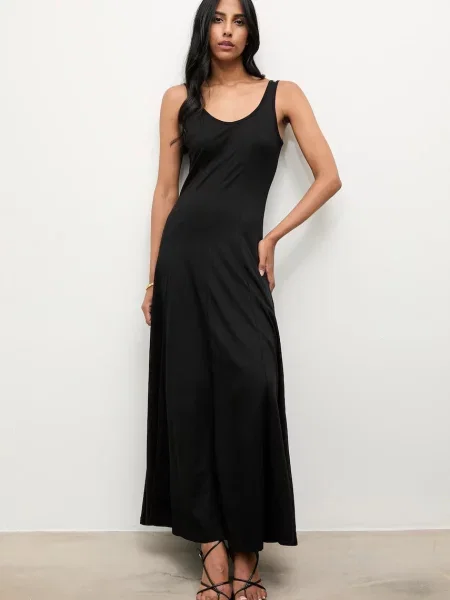 Haljina Answear.LAB maxi širi se prema dolje crna