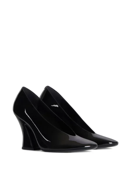 Pantofi cu toc Givenchy din piele de lac negru