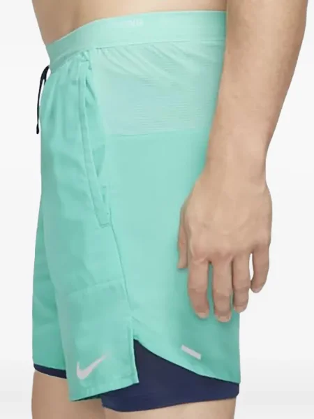 Krátké fleecové kraťasy Nike s potiskem žluté