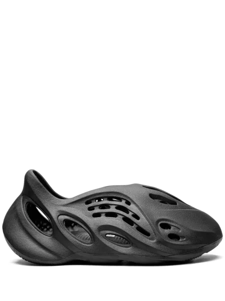 Маратонки Adidas Yeezy черно