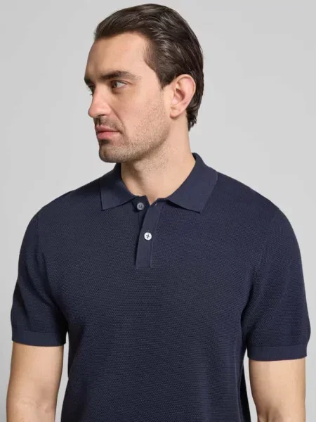 Koszulka polo o kroju slim fit z fakturowanym wzorem Christian Berg Men granatowe