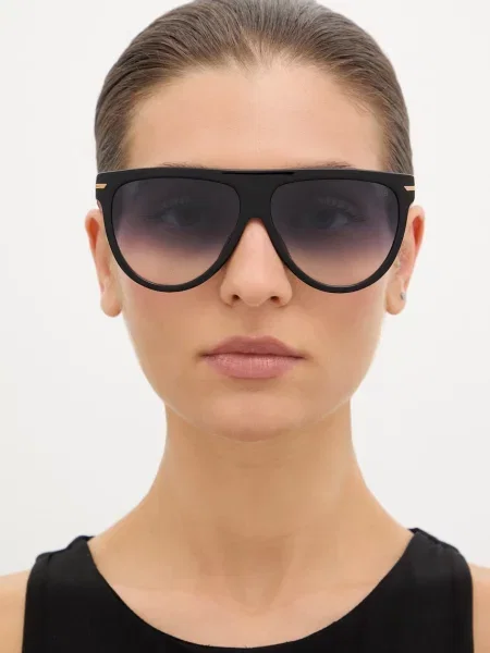 Victoria Beckham napszemüveg fekete