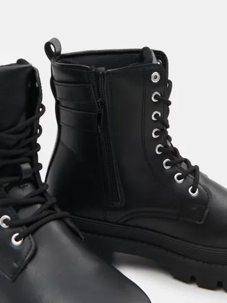 Кожаные ботинки Sinsay черные