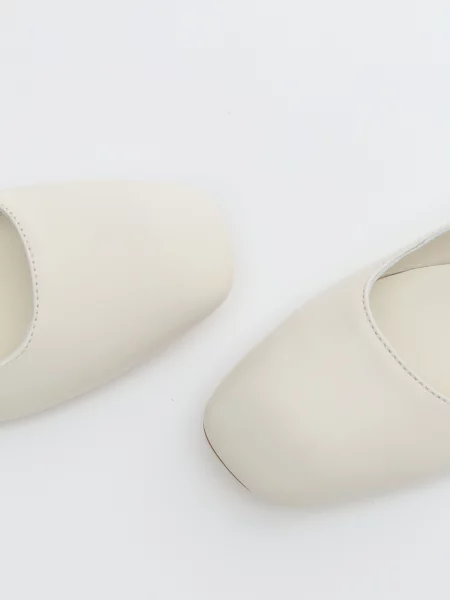 Кожаные балетки Emmelie Delage бежевые