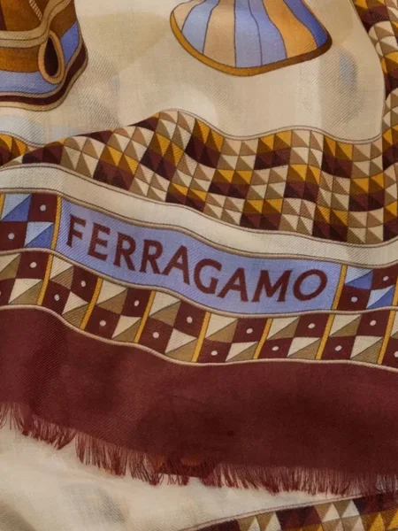 Fular Ferragamo cu imagine