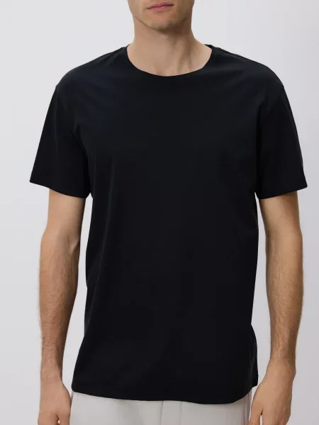 Футболка Reserved черная