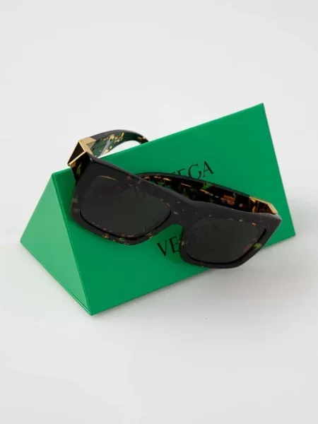 Bottega Veneta napszemüveg barna