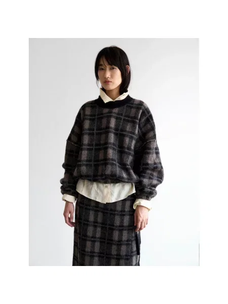 Dzianinowy sweter Rus w kratę czarny