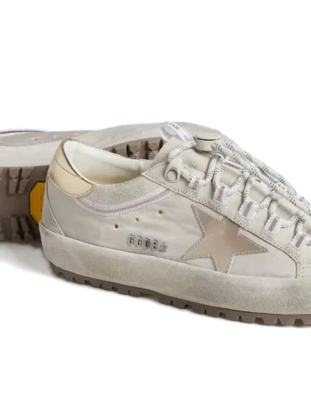 Sneakerși Golden Goose auriu
