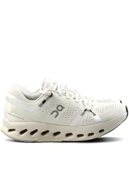 Sneakerși On