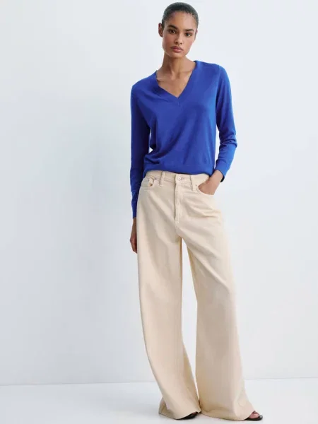 Sweter z dzianiny z dekoltem w szpic electric blue Kobieta XS MANGO niebieski