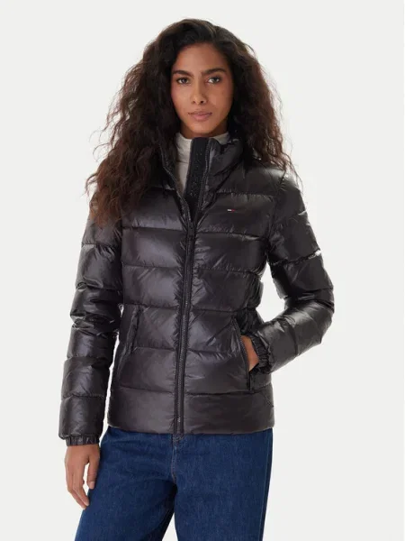 Tommy Jeans Vatovaná bunda čierna