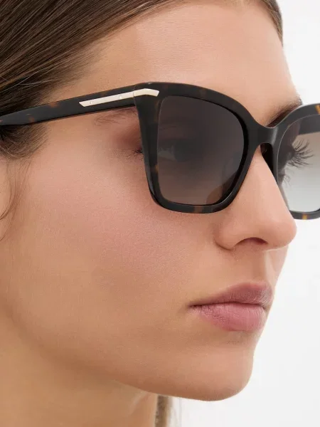 Солнцезащитные очки Emporio Armani