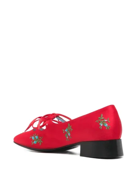 Květinové lodičky Nicole Saldaña s výšivkou červené