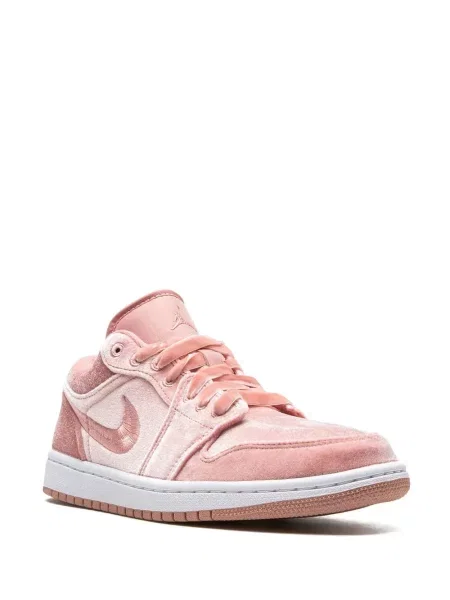 Sportbačiai Jordan Air Jordan 1 velvetinės rožinė