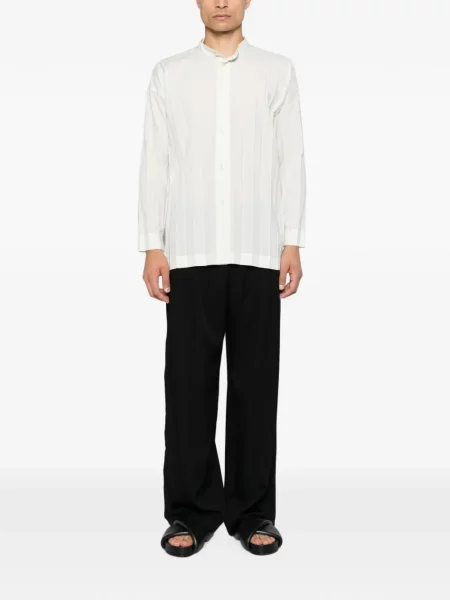 С яка риза Homme Plissé Issey Miyake бяло