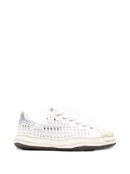 Sneakersy Maison Mihara Yasuhiro z ćwiekami płócienne białe
