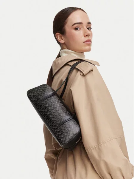 Torbica Calvin Klein Emblem Aop Bauletto crna