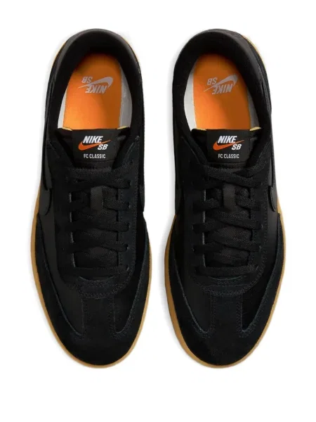 Sneakerși Nike Blazer cu platformă alb