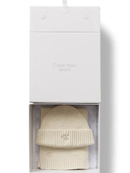 Set šal + kapa Calvin Klein Jeans Knitted Scarf Beanie Giftbox Kremna bež