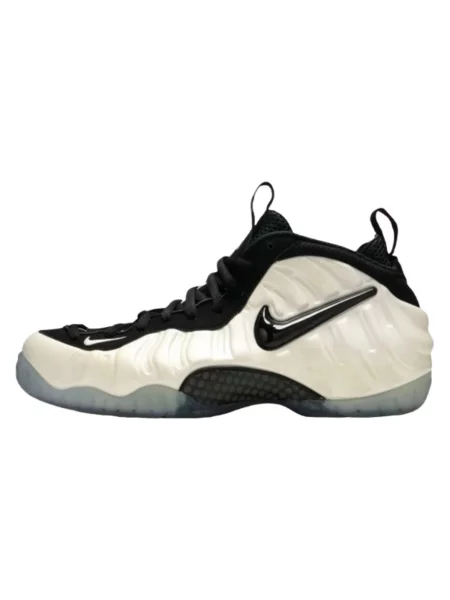 Členkové topánky Nike s perlami biela