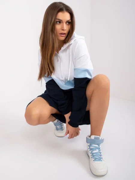 Rochie Fashionhunters cu crăpătură de costum alb