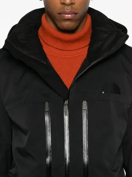 Geacă The North Face cu glugă negru
