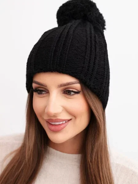 Шапка Kesi помпони черно