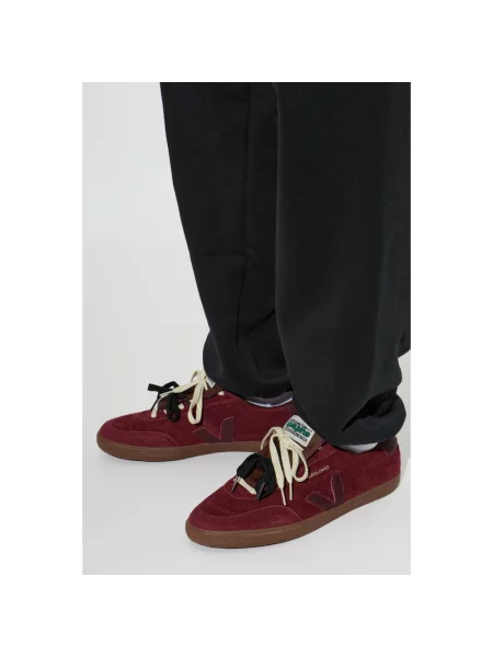Sneakersy Veja zamszowe czerwone
