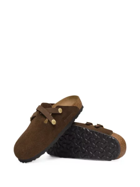 Papuci tip mules Birkenstock din piele de căprioară cu cataramă maro