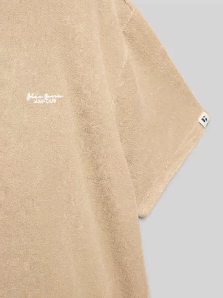T-shirt z wyhaftowanym logo Garcia