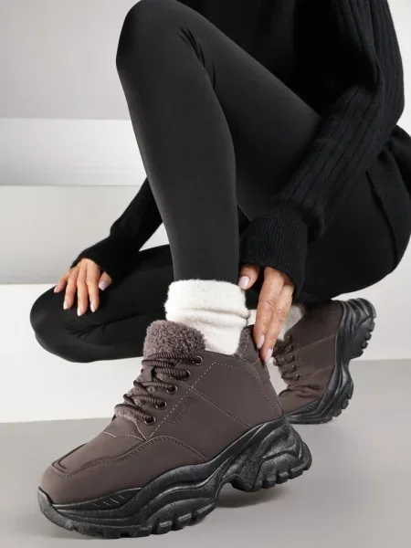 Botine Nirrise maro