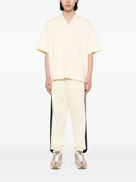 Haftowana bluza Adidas z dekoltem w serek czarna