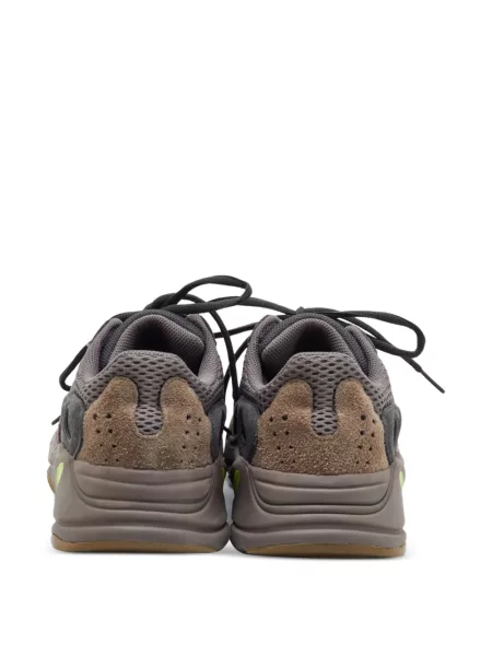 Sneaker Adidas Yeezy barna