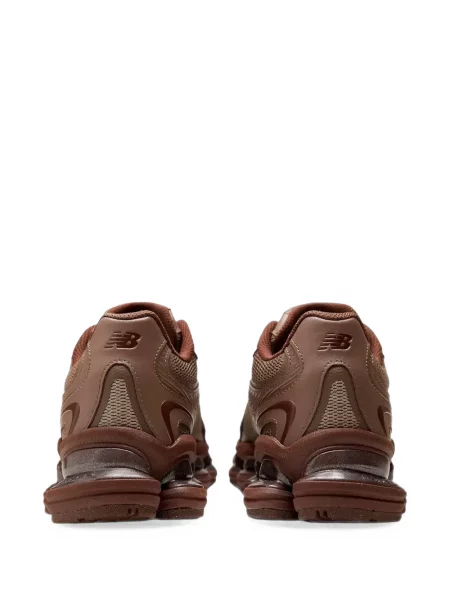 Sneakerși New Balance maro