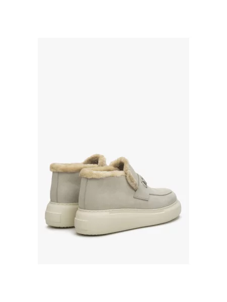 Лоферы Estro серые