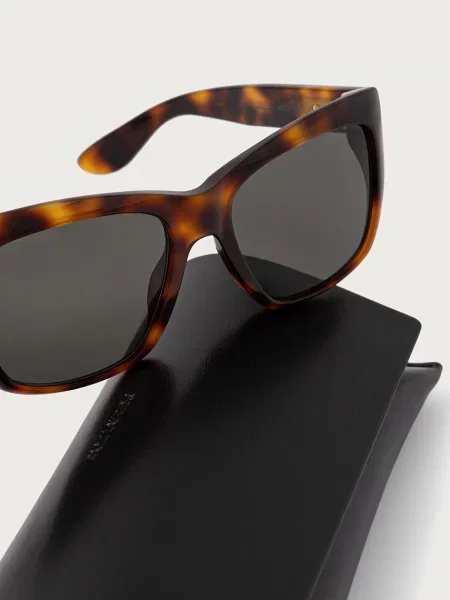 Солнцезащитные очки Saint Laurent