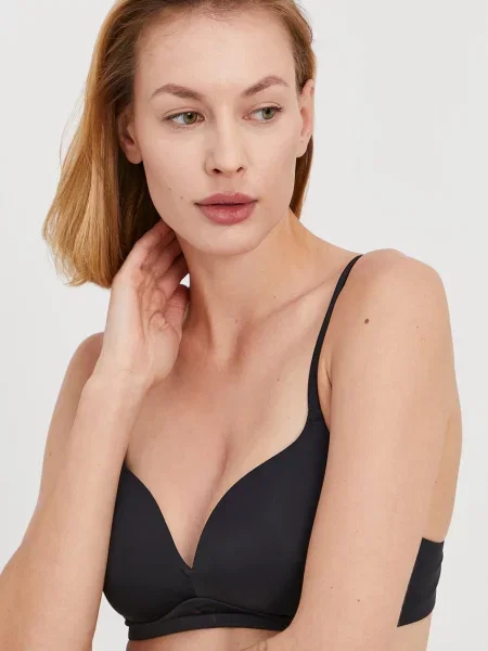 Сутиен Puma с изчистен дизайн черно