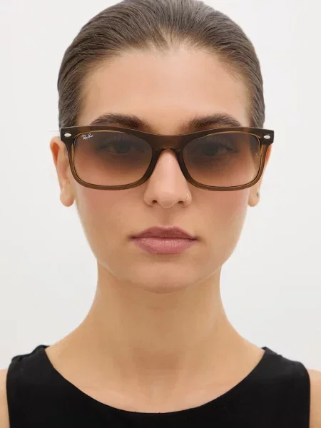 Ray-Ban napszemüveg barna