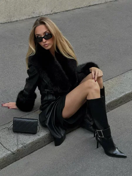 Bershka Płaszcz Ze Sztucznej Skóry Łączony Z Efektem Futra Kobieta Xs czarny