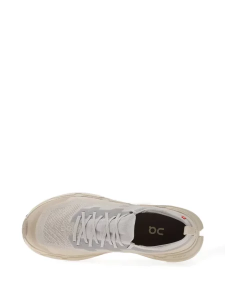 Sneakerși On