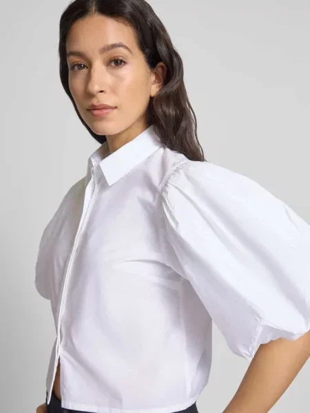 Bluzka o kroju regular fit z bufiastymi rękawami model ‘CLAIRE’ Guido Maria Kretschmer Woman biała
