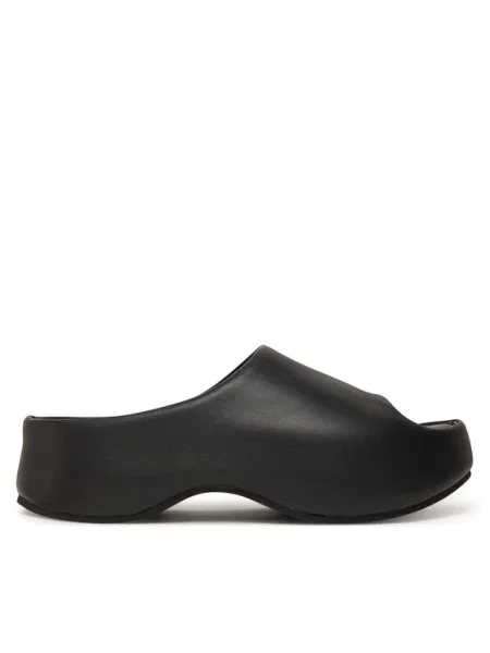 Inuikii Šľapky Suede Studs čierna