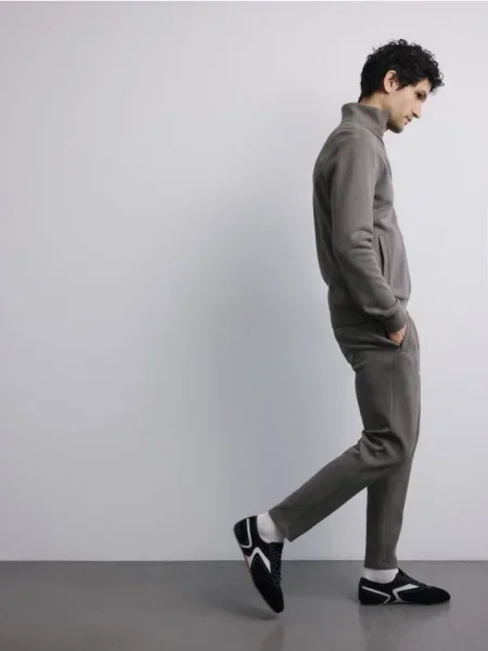 Reserved Pantaloni sport slim gri-închis gri