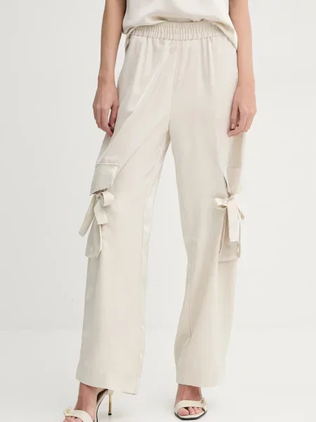 Панталон Bruuns Bazaar с широка каройка с висока талия бежово