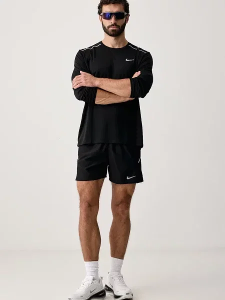 Спортивные шорты Nike